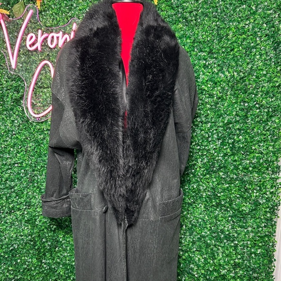 Avanti Black Vintage Leather with Fur - Picture 1 of 4